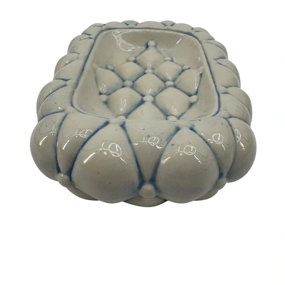 80s‎ Ceramic Cream and Blue Pillow Quilted Balloon Soap Dish
